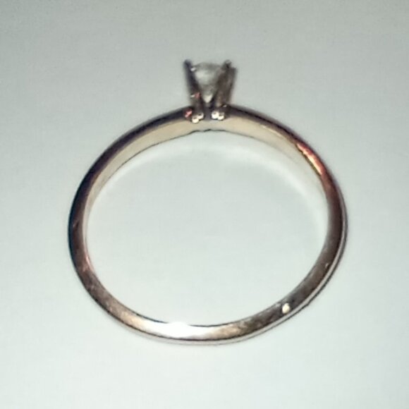 REDUCED!  14Kt Yellow Gold Quarter-Carat Diamond Solitaire Ring - Picture 5 of 6